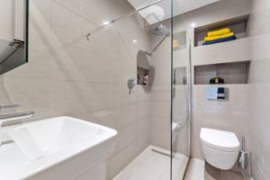 shower room- click for photo gallery